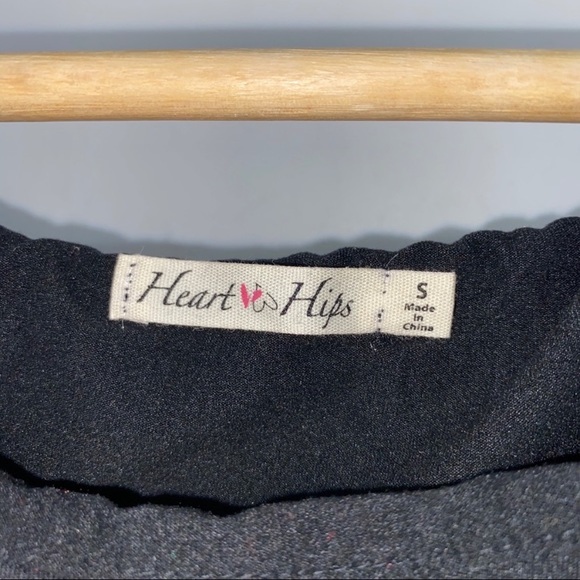 Hearts & Hips Black Off Shoulder Ruffled Long Sleeve Cropped Top - Picture 6 of 8